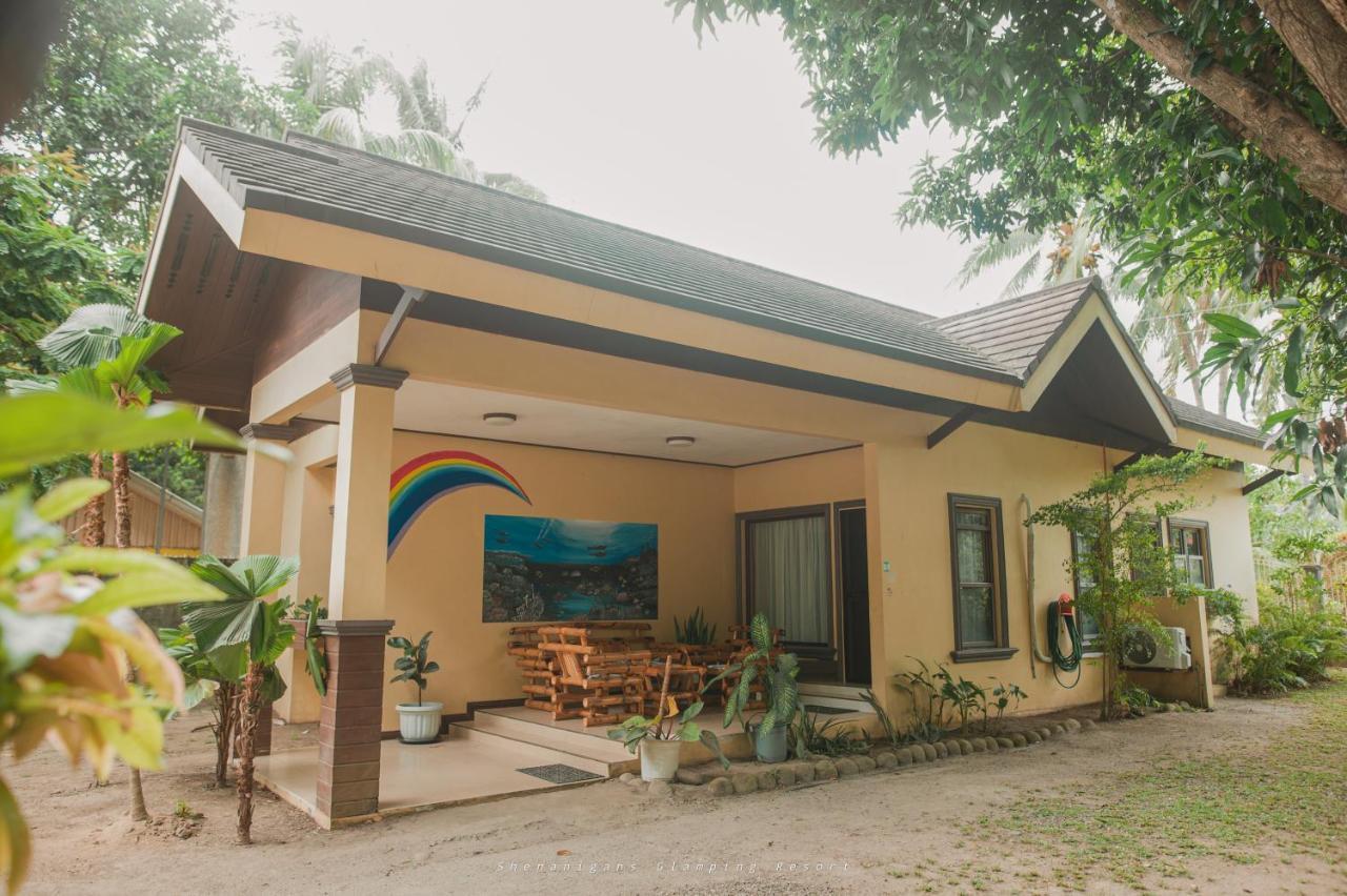 Shenanigans Glamping Resort Zamboanguita  Zewnętrze zdjęcie